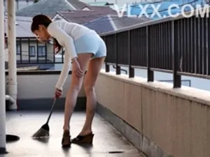 [Uncensored] Tất đen và giày cao gót khoe khuôn mặt của cô vợ trẻ lừa dối anh trai quan hệ tình dục nồng nhiệt, họa tiết da báo quyến rũ 69 liếm cặc, để anh trai không bao cao su nổ tung cỏ rên rỉ biểu cảm rất gợi cảm creampie