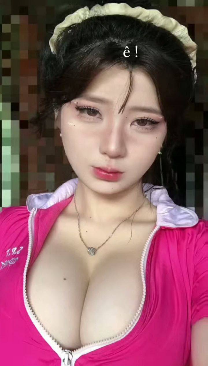 Mẹ chồng lesbian và cô vợ sắp cưới của con trai